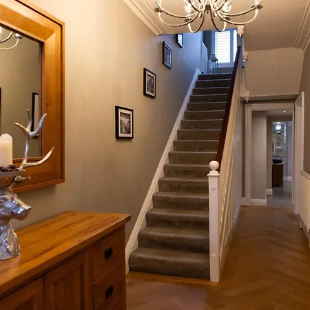 Luxury Retreat Sleeps 10 Tatil Evi
