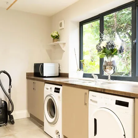 בית נופש Luxury Retreat Sleeps 10 *